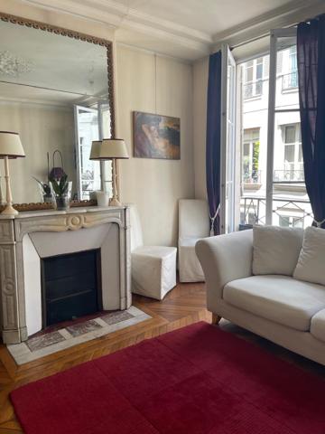 Paris (75001) IDEALEMENT SITUE PROCHE DU MUSEE DU LOUVRE