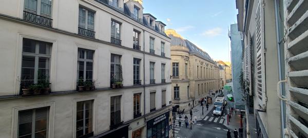 Paris (75001) IDEALEMENT SITUE PROCHE DU MUSEE DU LOUVRE