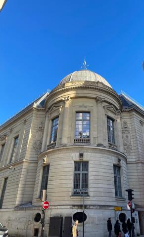 Paris (75001) IDEALEMENT SITUE PROCHE DU MUSEE DU LOUVRE