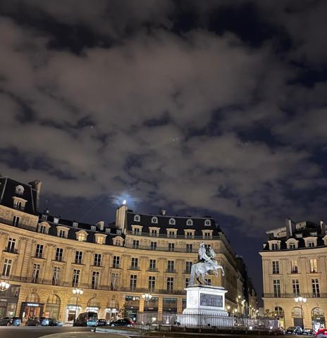 Paris (75001) IDEALEMENT SITUE PROCHE DU MUSEE DU LOUVRE