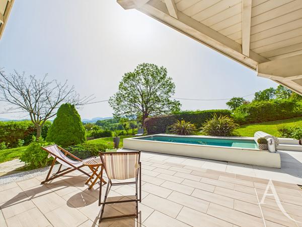 RUMILLY - Maison Familiale 4 chambres - Sous sol - Calme - Vue montagne - Piscine