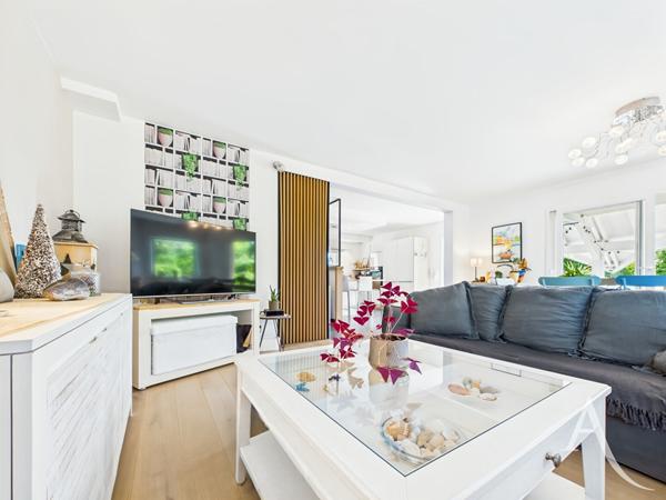 RUMILLY - Maison Familiale 4 chambres - Sous sol - Calme - Vue montagne - Piscine