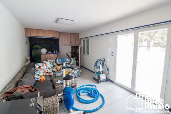 Maison, plusieurs logements, vastes dépendances et piscine