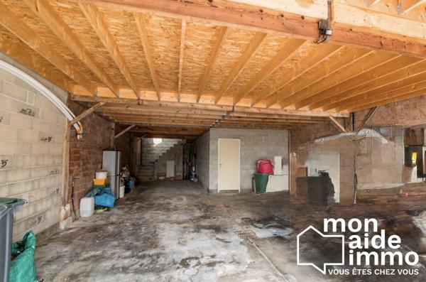 Maison, plusieurs logements, vastes dépendances et piscine