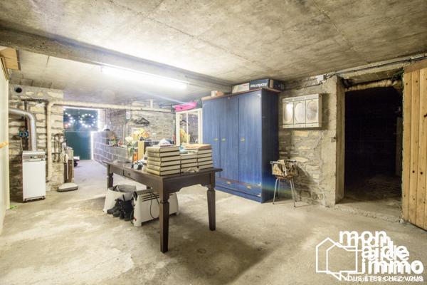 Maison, plusieurs logements, vastes dépendances et piscine