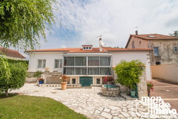 Maison, plusieurs logements, vastes dépendances et piscine