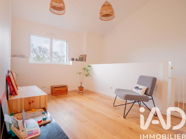 Maison à vendre 6 pièces 160 m² Saint-Léger-les-Vignes