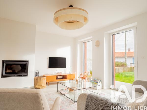 Maison à vendre 6 pièces 160 m² Saint-Léger-les-Vignes