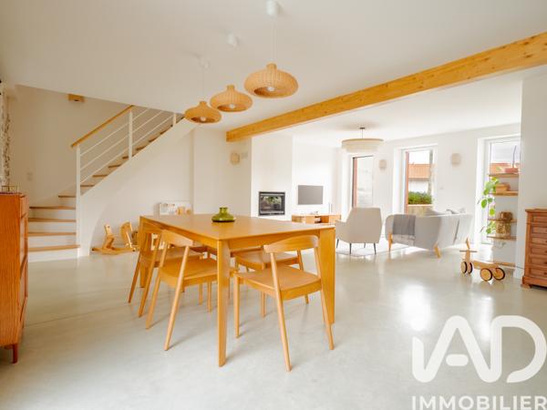 Maison à vendre 6 pièces 160 m² Saint-Léger-les-Vignes