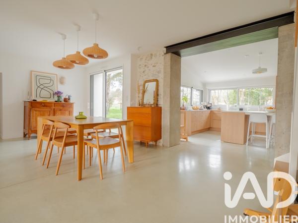 Maison à vendre 6 pièces 160 m² Saint-Léger-les-Vignes