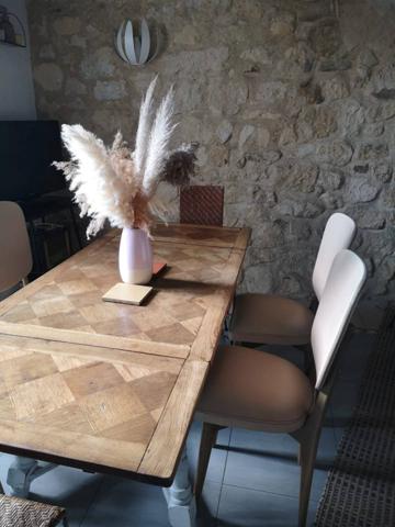 Idéalement située, charme de l'ancien