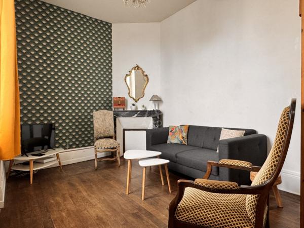 Angouleme quartier St Martin, adorable maison de ville 2 chb avec courette