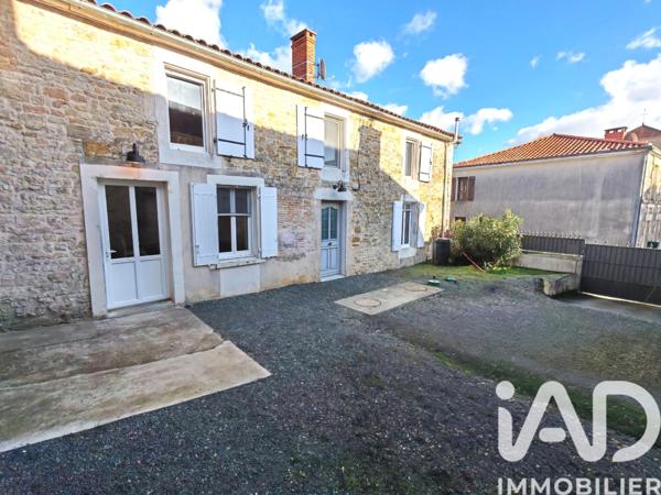 Maison à vendre 10 pièces 162 m² Saint-Martin-Lars-en-Sainte-Hermine