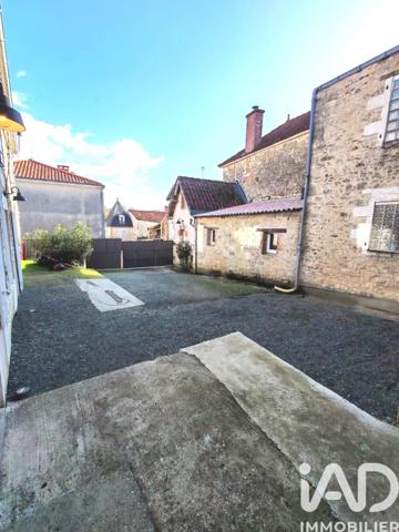 Maison à vendre 10 pièces 162 m² Saint-Martin-Lars-en-Sainte-Hermine