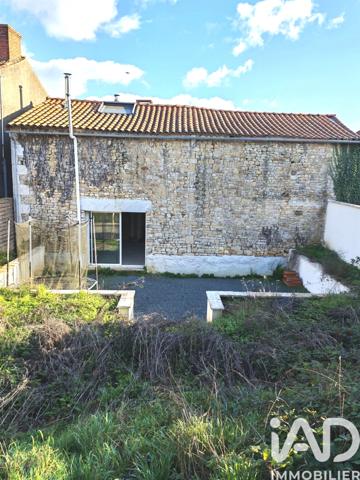 Maison à vendre 10 pièces 162 m² Saint-Martin-Lars-en-Sainte-Hermine