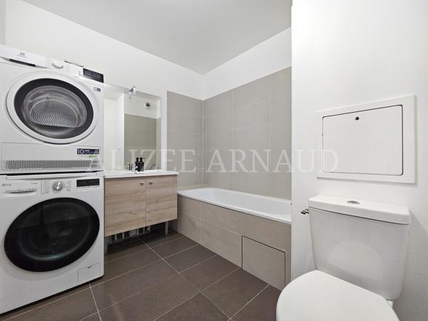 Appartement
         4 pièces
        - 90 m² Exclusivité 579 000 € *
