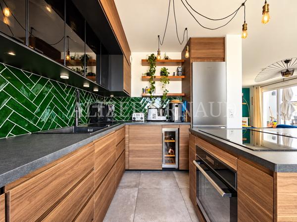 Appartement
         4 pièces
        - 90 m² Exclusivité 579 000 € *