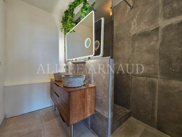 Appartement
         4 pièces
        - 90 m² Exclusivité 579 000 € *