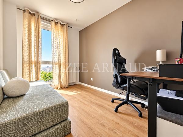 Appartement
         4 pièces
        - 90 m² Exclusivité 579 000 € *
