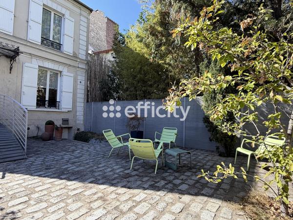 Maison
         5 pièces
        - 125 m² Bien prestige 995 000 € *