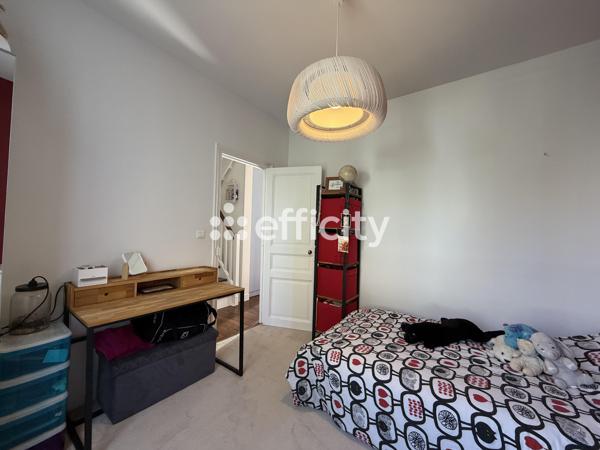 Maison
         5 pièces
        - 125 m² Bien prestige 995 000 € *