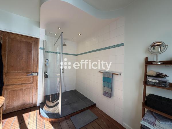 Maison
         5 pièces
        - 125 m² Bien prestige 995 000 € *