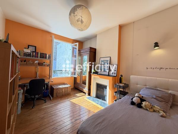 Maison
         5 pièces
        - 125 m² Bien prestige 995 000 € *