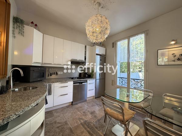 Maison
         5 pièces
        - 125 m² Bien prestige 995 000 € *