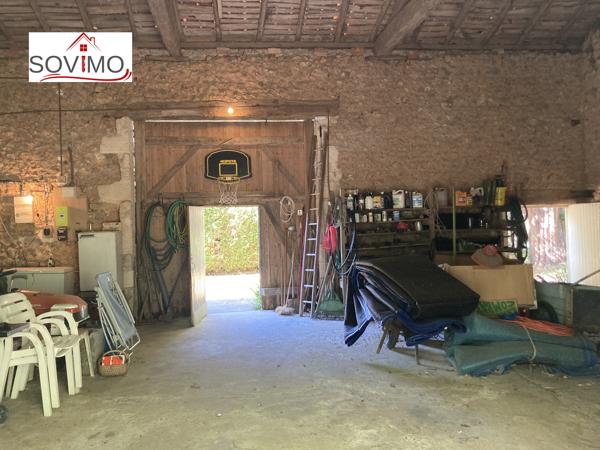 BELLE PROPRIÉTÉ DE CARACTÈRE À RESTAURER AVEC PARC ET PISCINE SUR 6428 M2