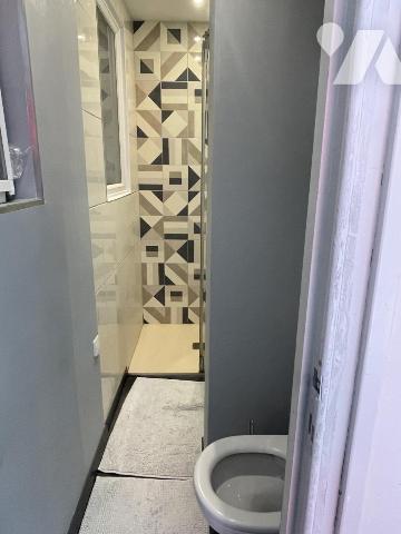 Un appartement lumineux composé d'une belle pièce de vie, une cuisine séparée et deux chambres