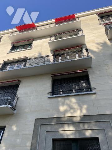 Un appartement lumineux composé d'une belle pièce de vie, une cuisine séparée et deux chambres