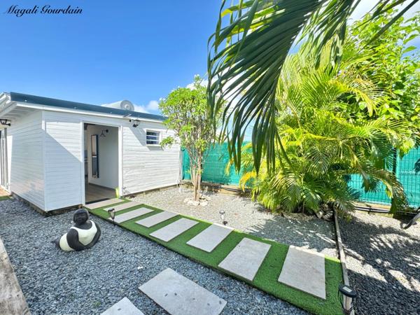 A VENDRE - EXCEPTIONNELLE VILLA CONTEMPORAINE AVEC STUDIO – SAINT-FRANÇOIS