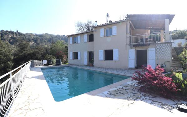 Maison à vendre    5 pièces • 136 m2 Contes