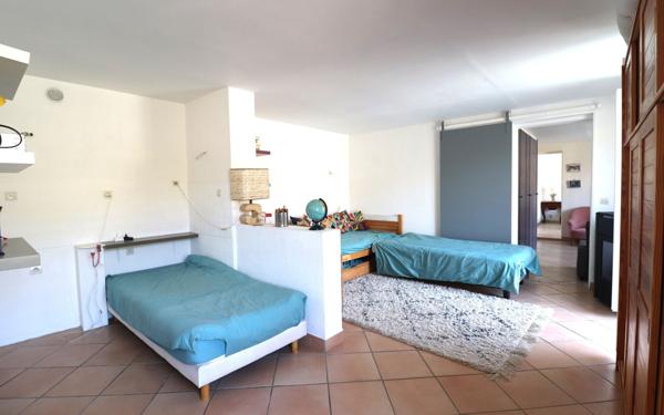 Maison à vendre    5 pièces • 136 m2 Contes