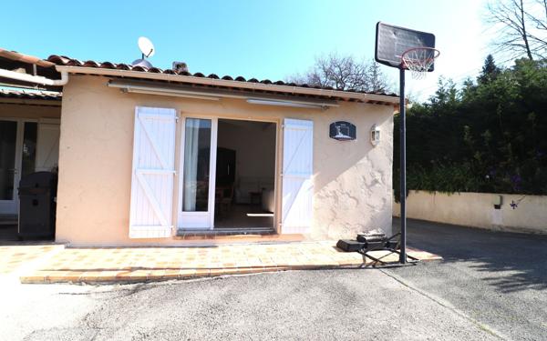 Maison à vendre    5 pièces • 136 m2 Contes