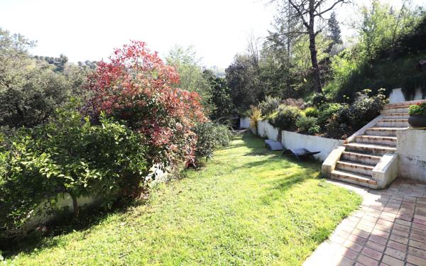 Maison à vendre    5 pièces • 136 m2 Contes