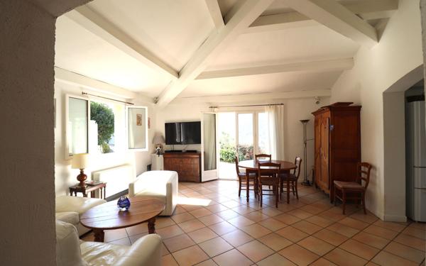 Maison à vendre    5 pièces • 136 m2 Contes