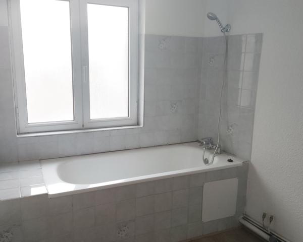 Appartement à louer 530 € CC CARCASSONNE 2 p 56 m² DPE D