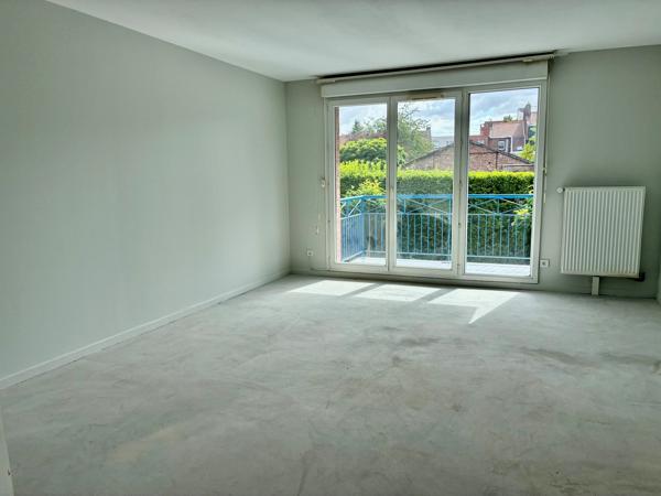 CENTRE VILLE T4 78M² AVEC GRAND BALCON ET PARKING EN CARPORT CROIX