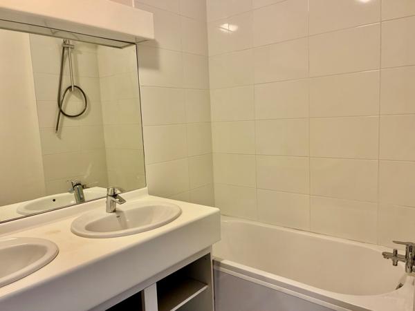 CENTRE VILLE T4 78M² AVEC GRAND BALCON ET PARKING EN CARPORT CROIX