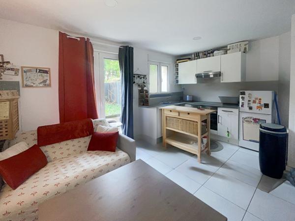 Bordeaux (33000) APPARTEMENT 2 PIECES DANS IMMEUBLE EN PIERRE A BORDEAUX SAINT BRUNO