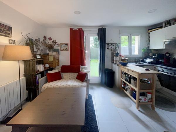 Bordeaux (33000) APPARTEMENT 2 PIECES DANS IMMEUBLE EN PIERRE A BORDEAUX SAINT BRUNO