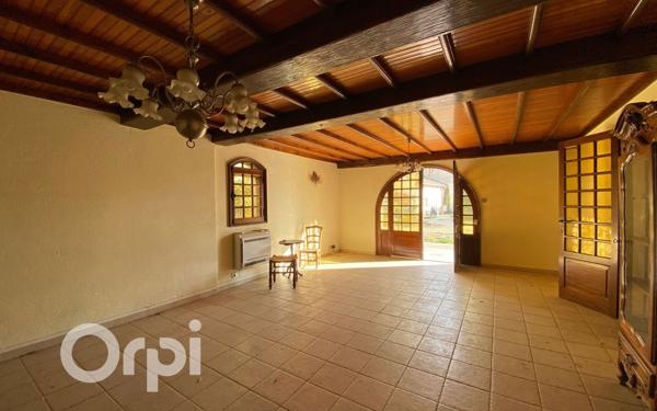 Maison à vendre    5 pièces •  Arles