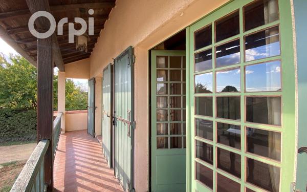 Maison à vendre    5 pièces •  Arles