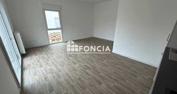 Location Appartement 4 pièces 79.37 m² - Corbeil-essonnes 91100