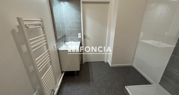Location Appartement 4 pièces 79.37 m² - Corbeil-essonnes 91100