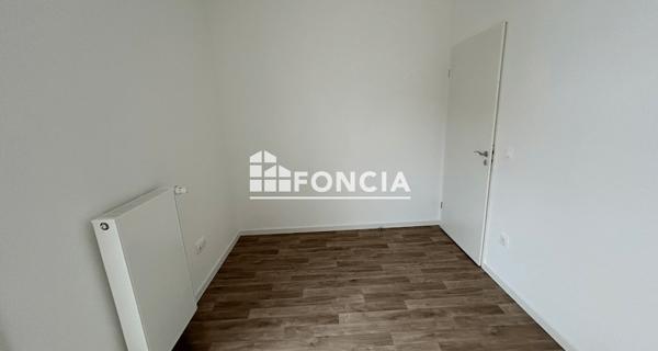 Location Appartement 4 pièces 79.37 m² - Corbeil-essonnes 91100