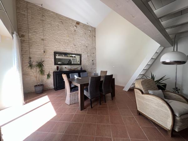 Maison
                                                                                                                                                                                                                                                                                                                        7 pièce(s)                                                                                                                                                                                                          3 chambre(s)                                                                                                                                                                                                          230  m²