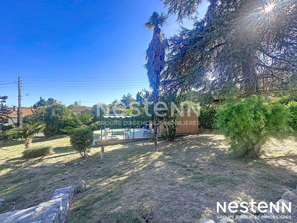 A vendre Maison Masseube 4 chambres 145.5 m2 avec piscine, salle de sport, garage, terrain arboré et cloturé