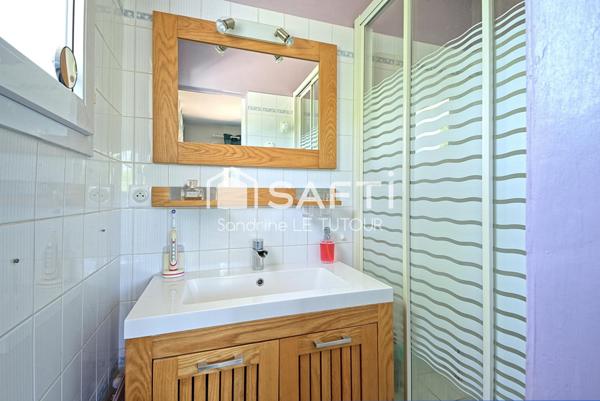 Maison 6 pièces avec sous-sol complet et superbe jardin